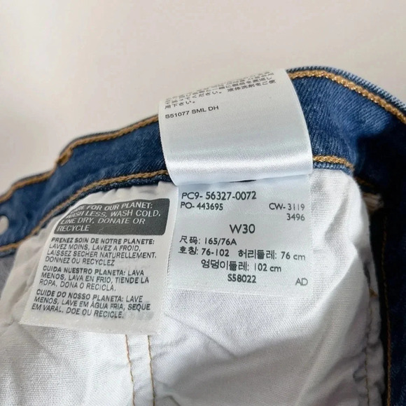 Levi's 501 Raw Hem Short - Picture 8 of 12